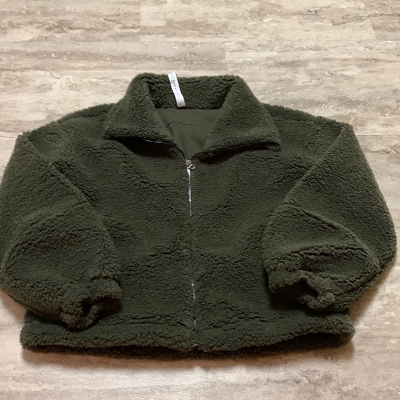 lululemon athletica Jackets & Blazers - Lululemon super soft fleecy jacket size 6
